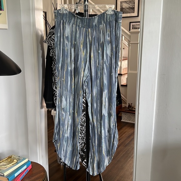 Free People- beach pant - Picture 2 of 5